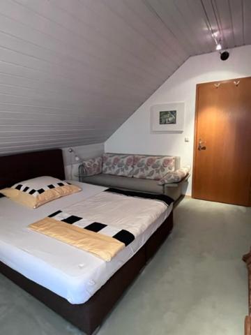Zimmer Zum Wohlfuehlen Eching  Zewnętrze zdjęcie